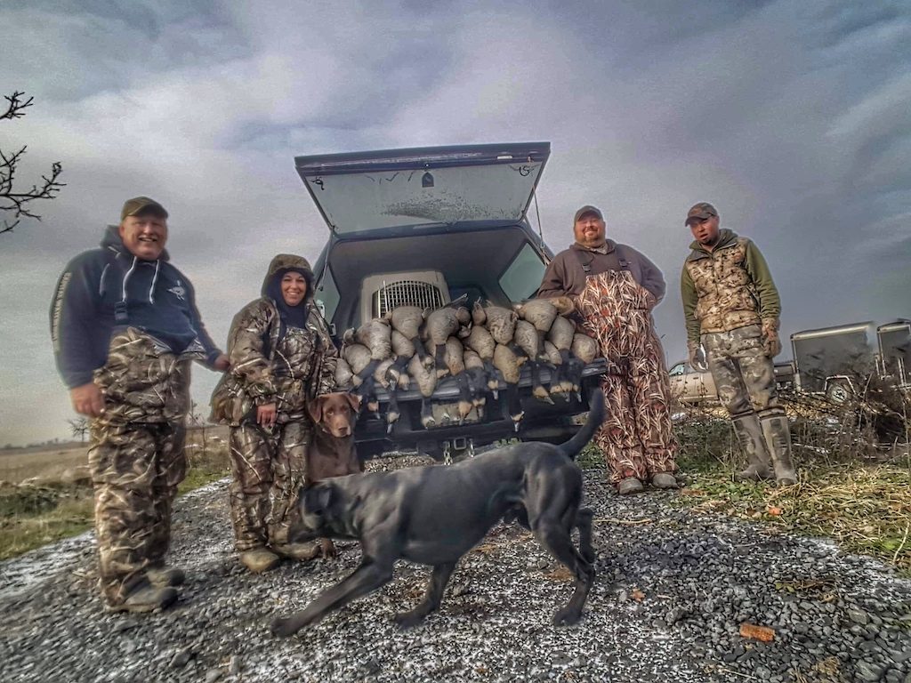 ONTARIO CANADA GUIDED GOOSE HUNT GUIDES