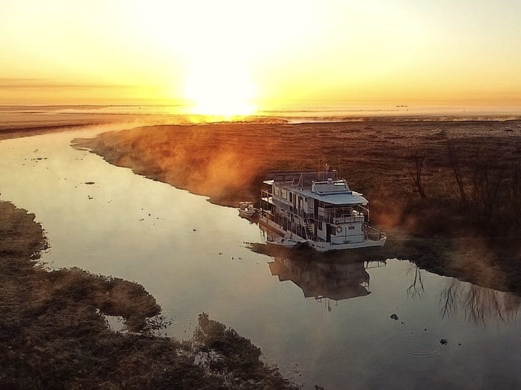 ARGENTINA DUCK HUNTS PARANA RIVER DELTA